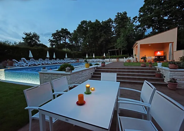 아파트 Tena 포레치