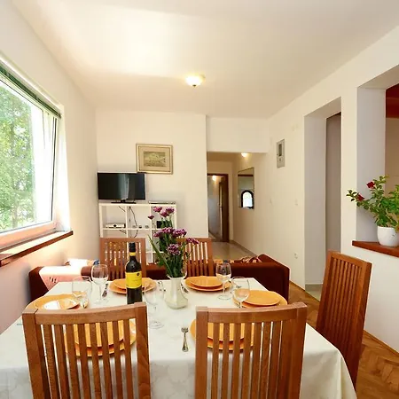 Tena Apartman