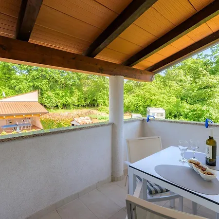 特纳公寓 公寓 *